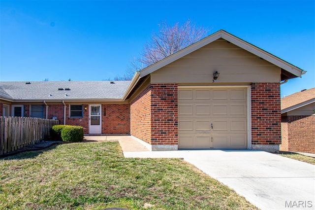 30 TARPON Court, Florissant, MO 63033