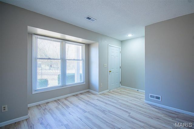 30 TARPON Court, Florissant, MO 63033