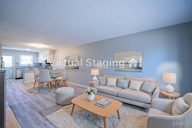 30 TARPON Court, Florissant, MO 63033