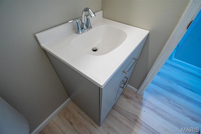 30 TARPON Court, Florissant, MO 63033