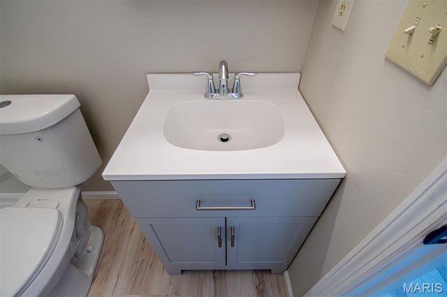 30 TARPON Court, Florissant, MO 63033