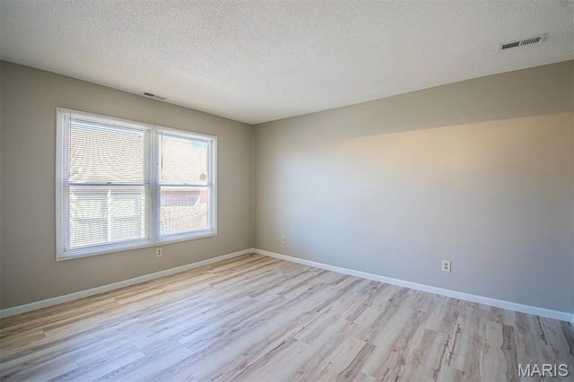 30 TARPON Court, Florissant, MO 63033