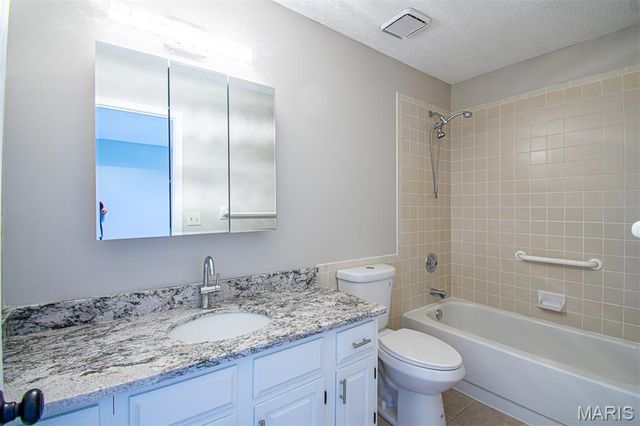 30 TARPON Court, Florissant, MO 63033