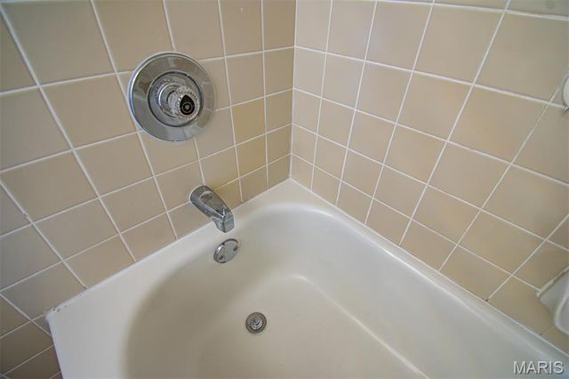 30 TARPON Court, Florissant, MO 63033