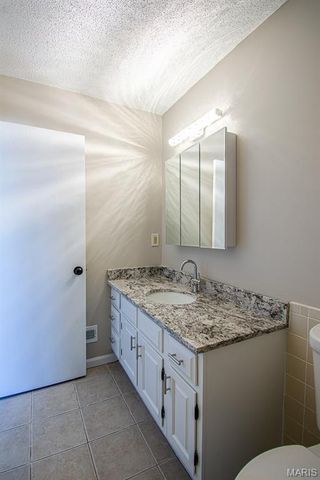 30 TARPON Court, Florissant, MO 63033