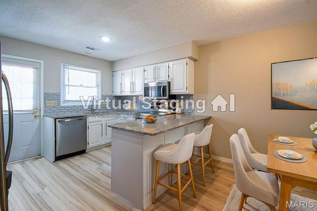 30 TARPON Court, Florissant, MO 63033