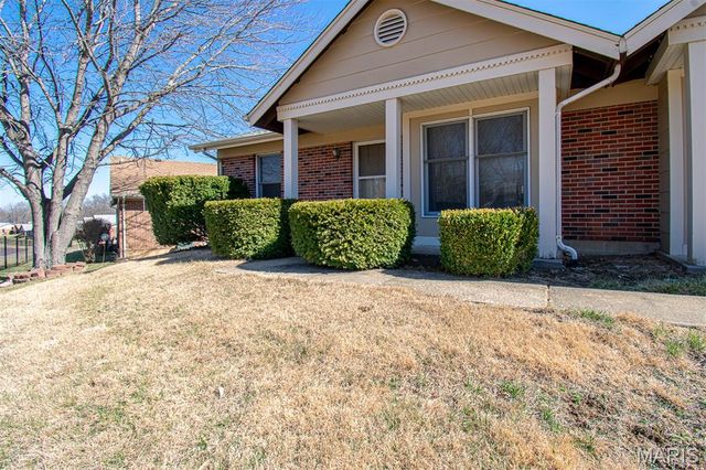 30 TARPON Court, Florissant, MO 63033