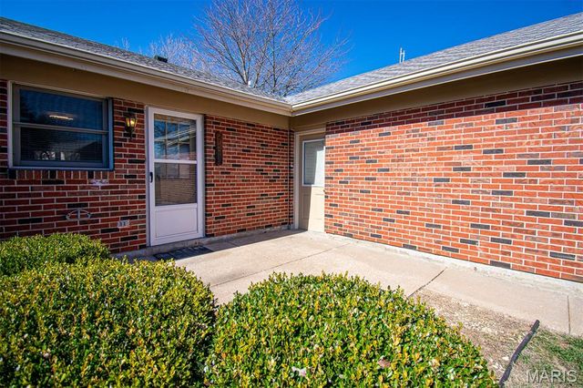 30 TARPON Court, Florissant, MO 63033