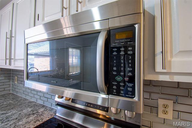 30 TARPON Court, Florissant, MO 63033