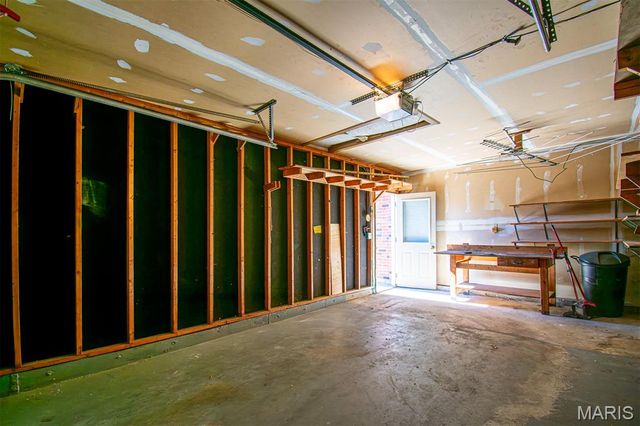 30 TARPON Court, Florissant, MO 63033