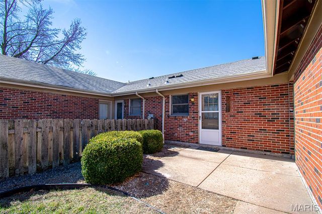 30 TARPON Court, Florissant, MO 63033