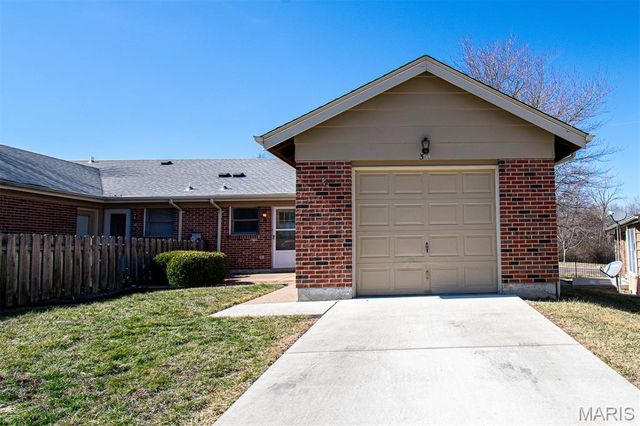 30 TARPON Court, Florissant, MO 63033