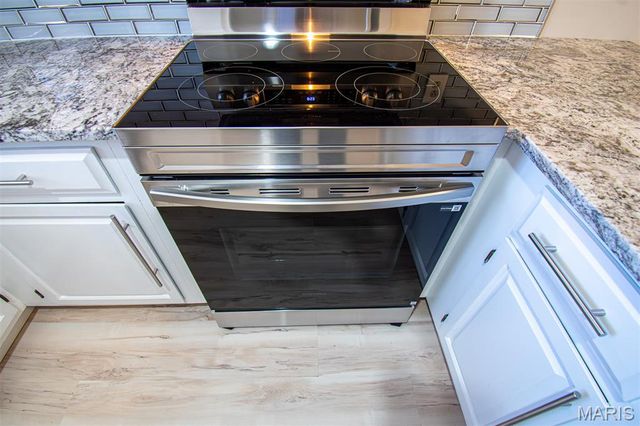 30 TARPON Court, Florissant, MO 63033