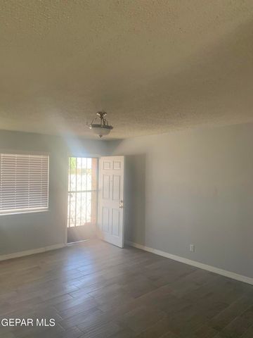 5942 FLOUNDER Drive, El Paso, TX 79924