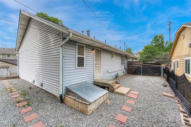 1158 S Navajo Street, Denver, CO 80223