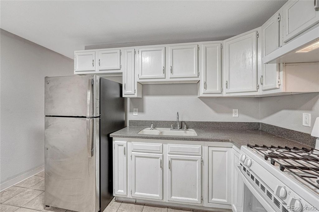 1158 S Navajo Street, Denver, CO 80223