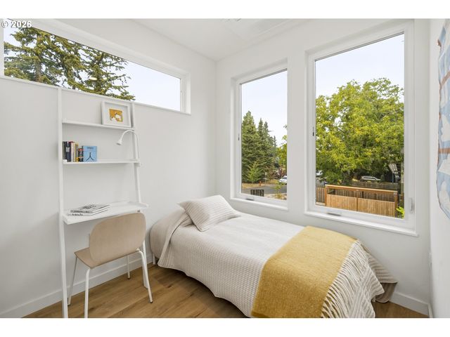 7252 Ne Going St, Portland, OR 97218