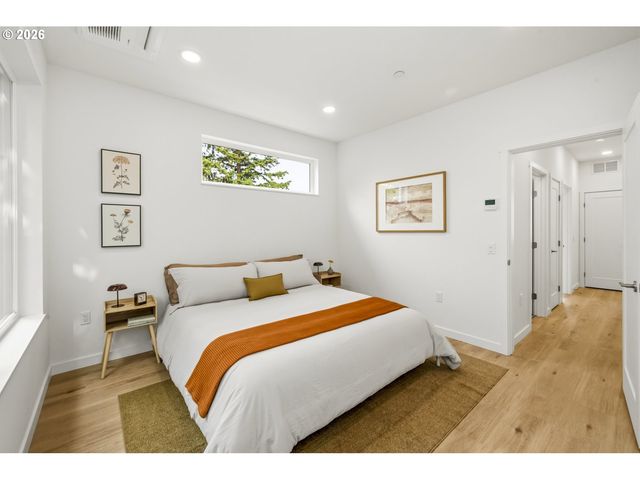 7252 Ne Going St, Portland, OR 97218