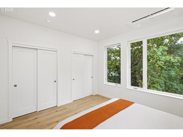 7252 Ne Going St, Portland, OR 97218