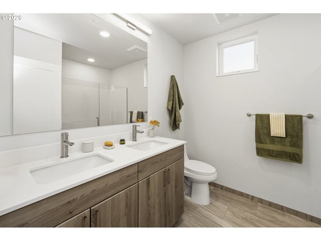 7252 Ne Going St, Portland, OR 97218