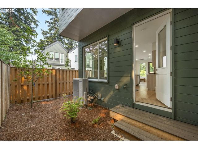 7252 Ne Going St, Portland, OR 97218