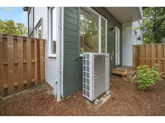 7252 Ne Going St, Portland, OR 97218