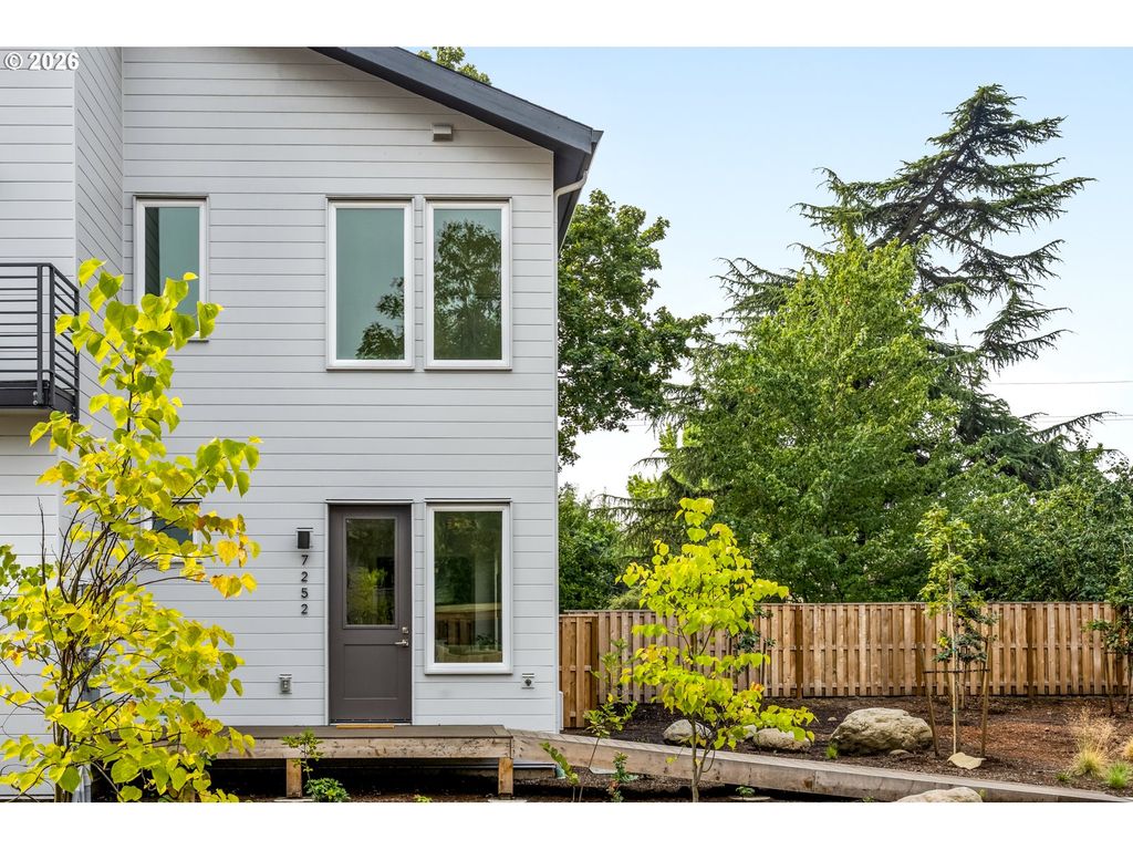 7252 Ne Going St, Portland, OR 97218