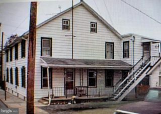 146 PLEASANT ST, Hanover, PA 17331