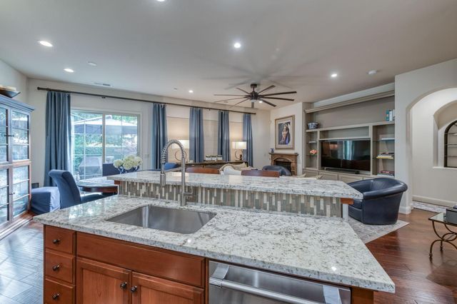 1557 E Via Estrella Dr, Fresno, CA 93730