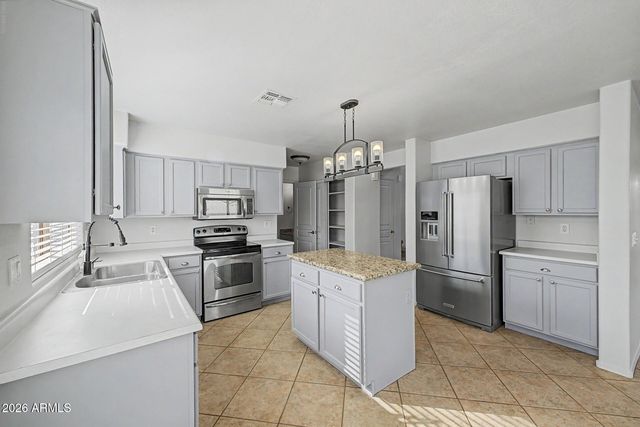 2233 E SOFT WIND Drive, Phoenix, AZ 85024