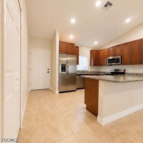 4109 SW 8th PL 203, Cape Coral, FL 33914