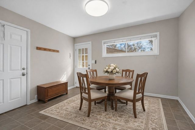 3S328 Juniper Lane, Glen Ellyn, IL 60137