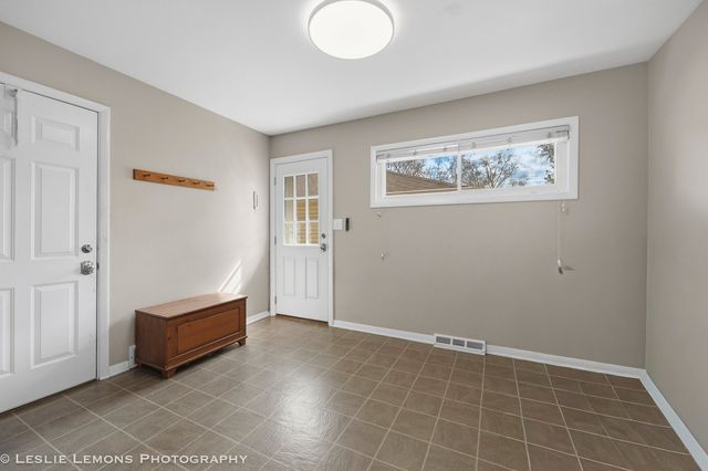 3S328 Juniper Lane, Glen Ellyn, IL 60137