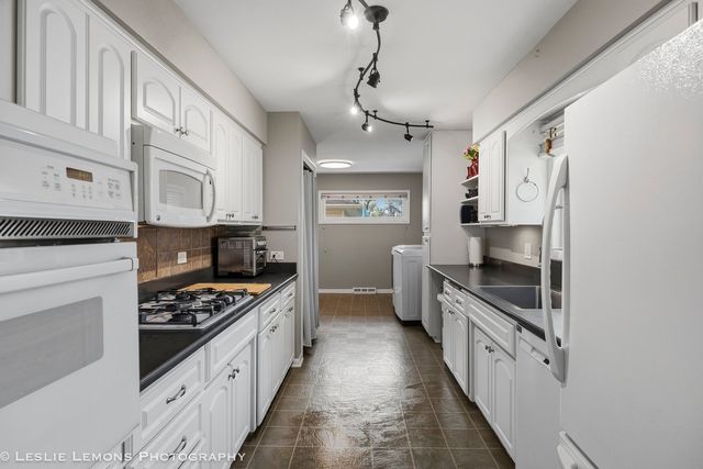 3S328 Juniper Lane, Glen Ellyn, IL 60137