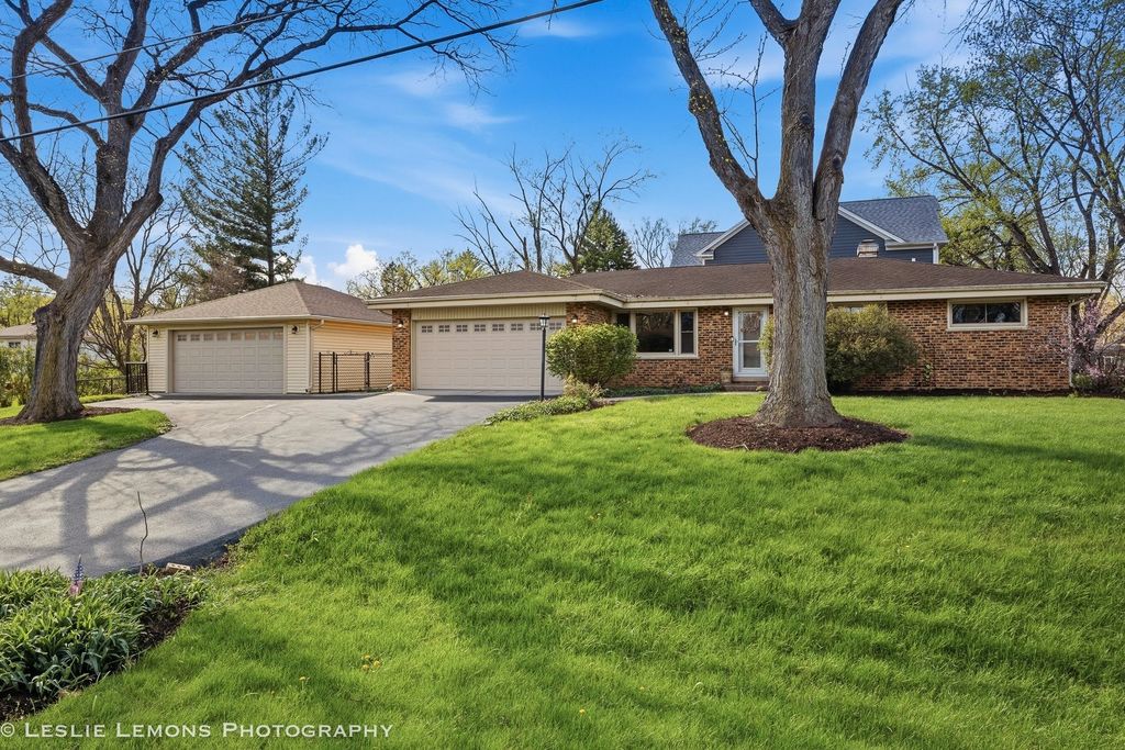 3S328 Juniper Lane, Glen Ellyn, IL 60137