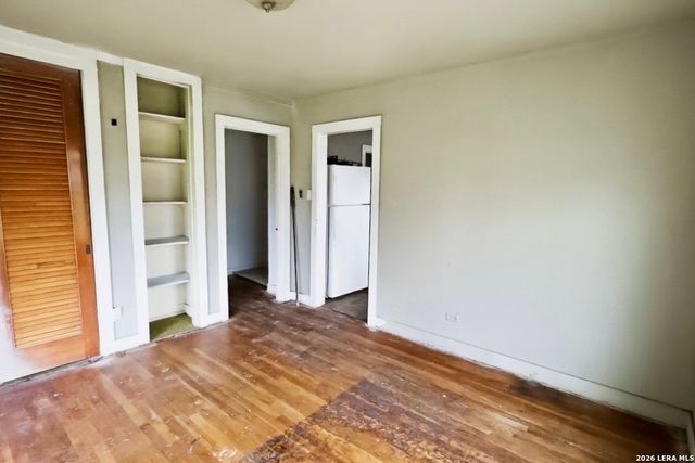 2425 N AUSTIN ST, Seguin, TX 78155