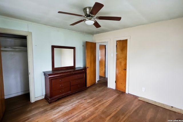 2425 N AUSTIN ST, Seguin, TX 78155