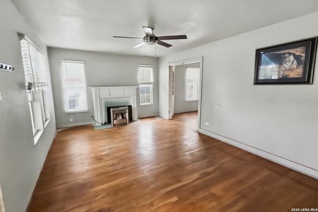 2425 N AUSTIN ST, Seguin, TX 78155