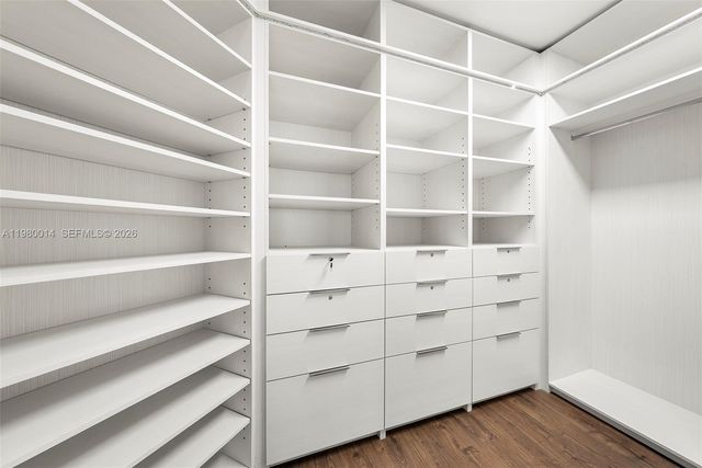 822 Meridian Ln, Hollywood, FL 33019