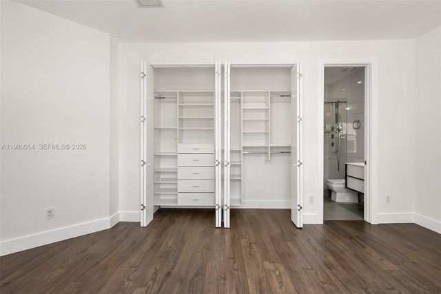 822 Meridian Ln, Hollywood, FL 33019