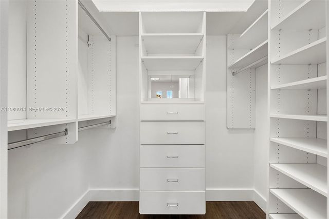 822 Meridian Ln, Hollywood, FL 33019