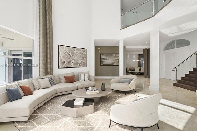 822 Meridian Ln, Hollywood, FL 33019