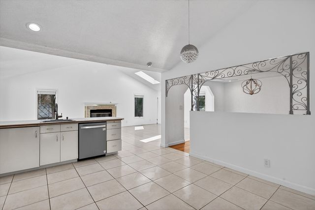 25 Gloversbrook Rd, Randolph, MA 02368
