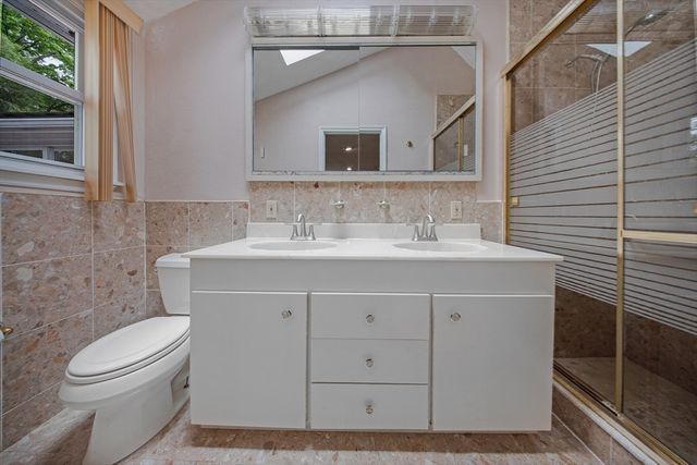 25 Gloversbrook Rd, Randolph, MA 02368