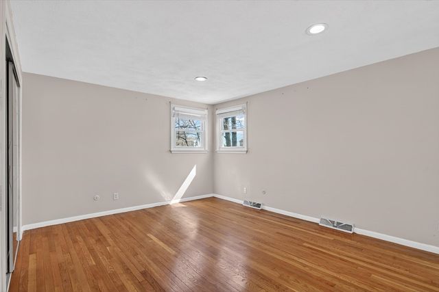 25 Gloversbrook Rd, Randolph, MA 02368