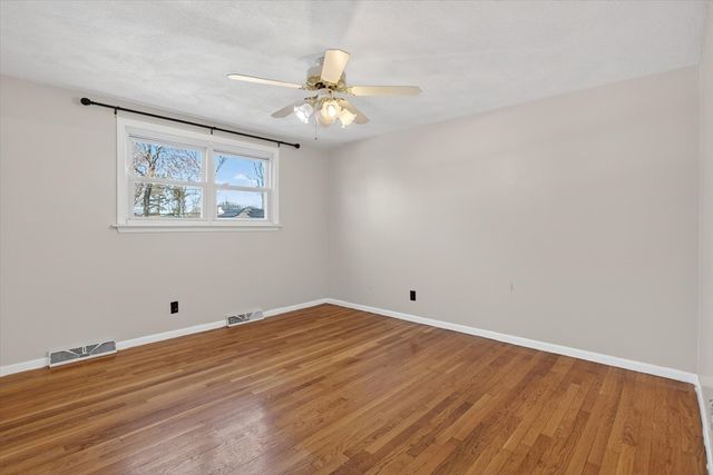 25 Gloversbrook Rd, Randolph, MA 02368