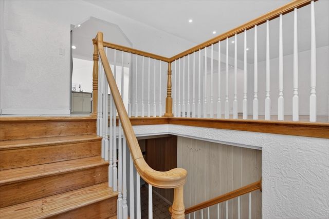 25 Gloversbrook Rd, Randolph, MA 02368