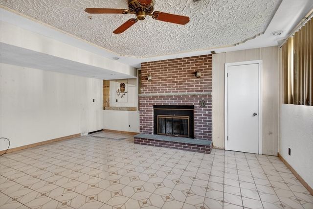 25 Gloversbrook Rd, Randolph, MA 02368