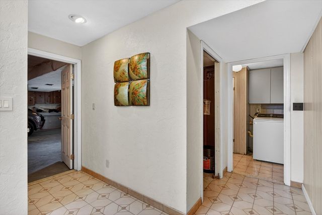 25 Gloversbrook Rd, Randolph, MA 02368