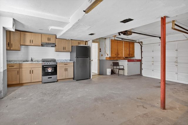 25 Gloversbrook Rd, Randolph, MA 02368